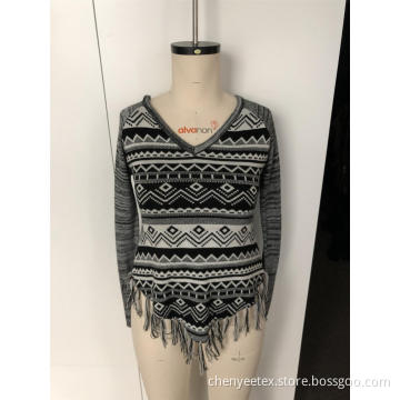 V-neck geometric fringed knit top